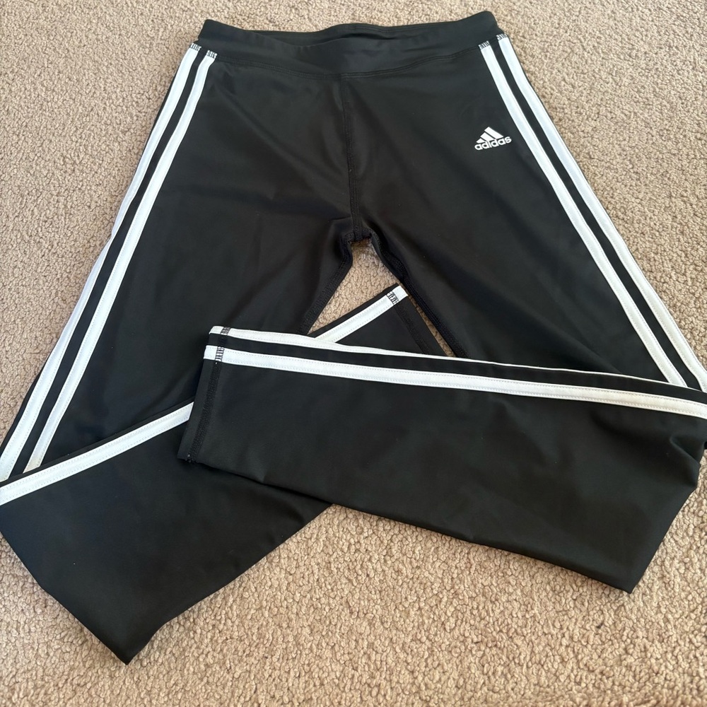 Girls Adidas pieces (leggings and shirts)